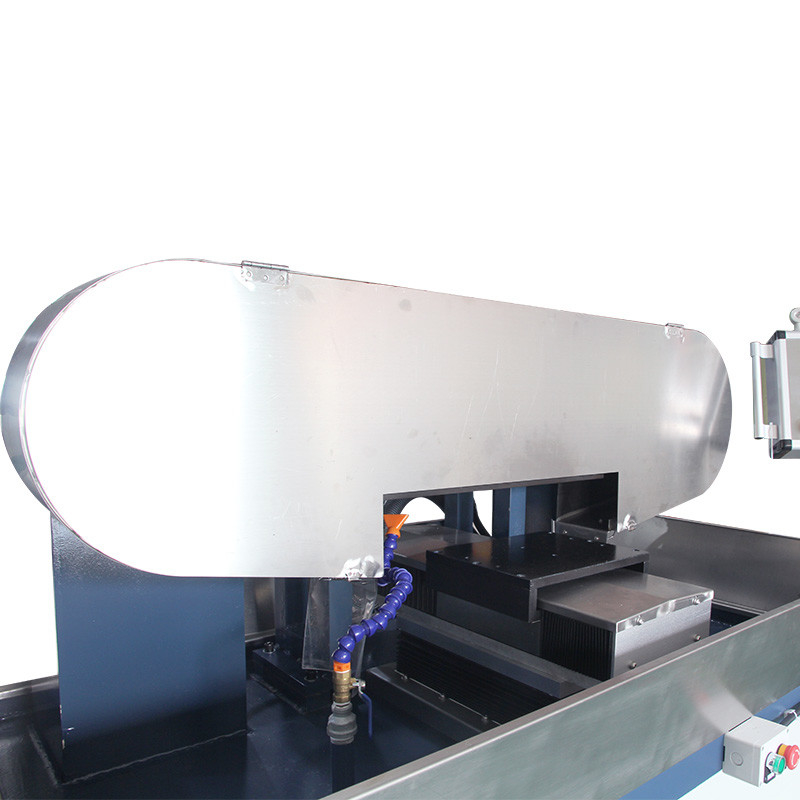 Yüksek verimlilikli ıslak kemer Sander öğütme metal Cnc freze makinesi 2 eksel Cnc yüzey su değirmen tel çizim makinesi