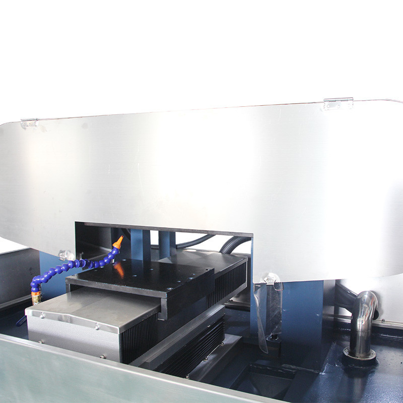 Yüksek verimlilikli ıslak kemer Sander öğütme metal Cnc freze makinesi 2 eksel Cnc yüzey su değirmen tel çizim makinesi