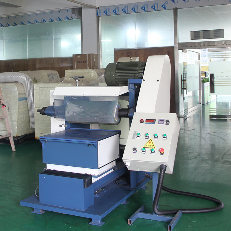 Çeşitli yüzeylerde ayna veya mat bitirme için paslanmaz çelik otomatik metal cilalama makinesi