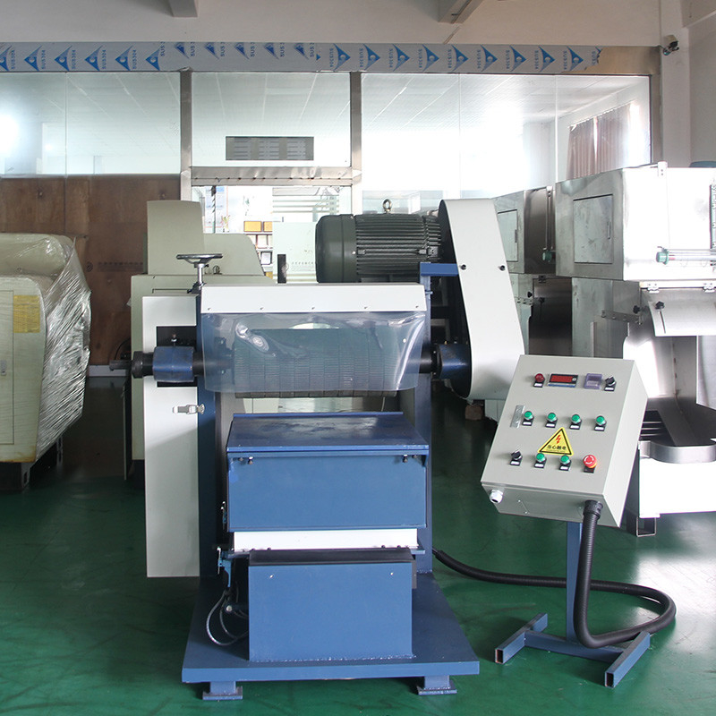 Özel 600 * 600mm Metal Düz Poliş Makinesi Üretim Tesisleri için Yüksek Verimlilik Otomatik Metal Polişleme