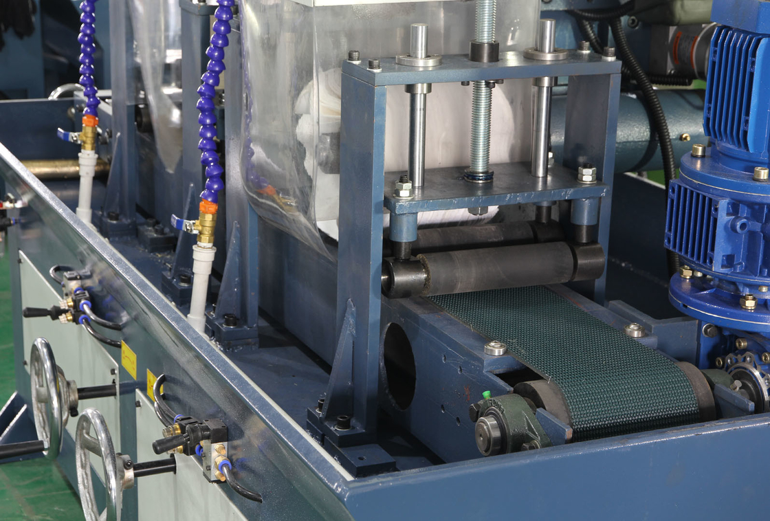 Metal paslanmaz çelik kilit paneli 150mm genişliğinde 2 taşlama kafası su zımparası metal bantlı zımpara makinesi